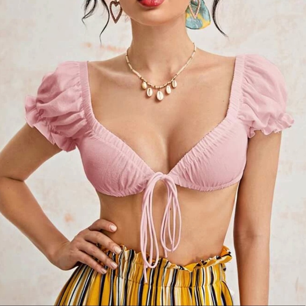Sweetheart neck front crop top